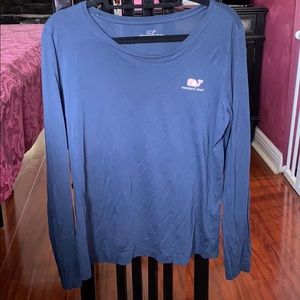 Vineyard Vines long sleeve VV logo tee